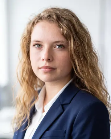 AI headshot example made with Headshotsly